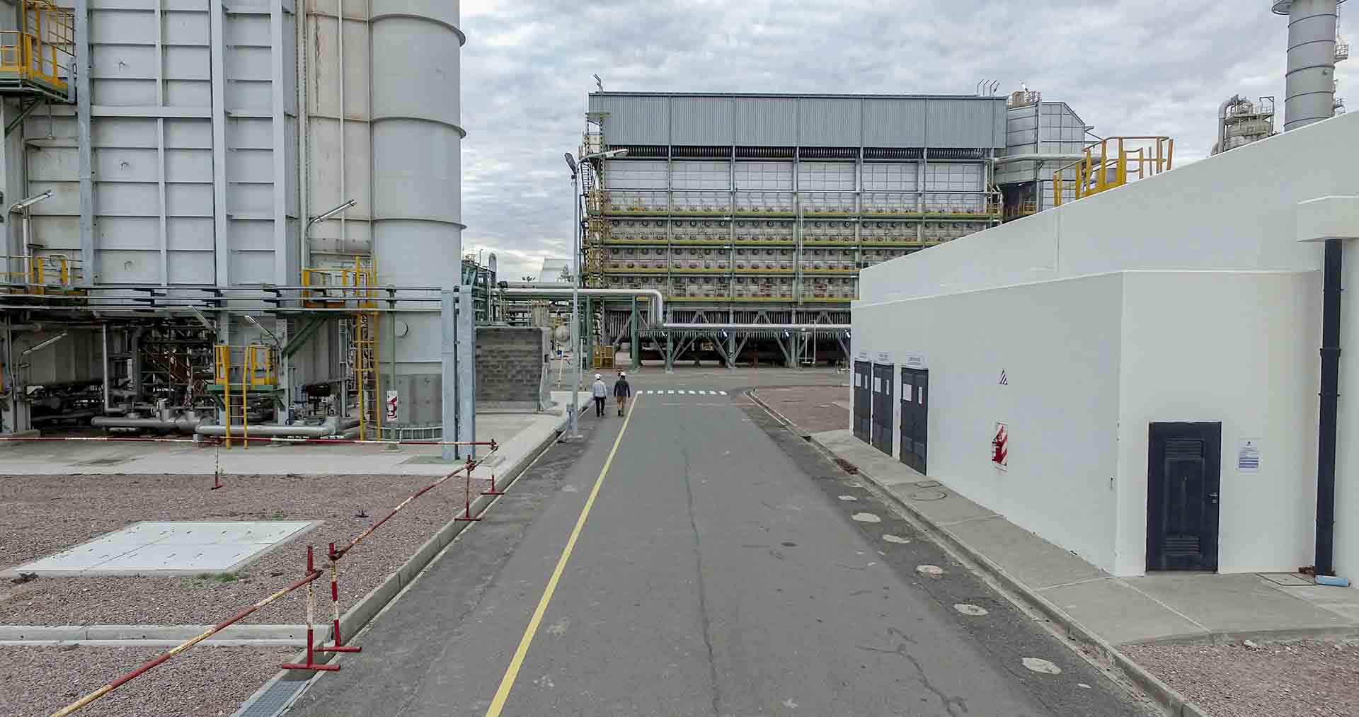 Equipo industrial en planta petroquímica